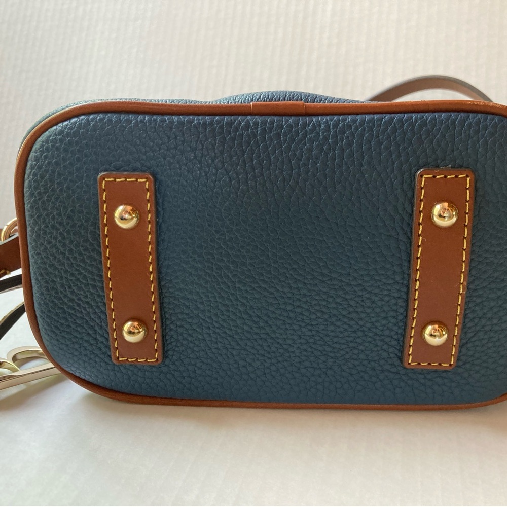 Dooney & Bourke domed Blue and Tan Crossbody Bag - Picture 5 of 9